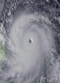 Typhoon Haiyan hits Philippines