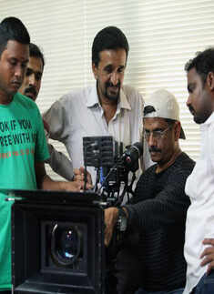 irukku Aana illa: On the sets