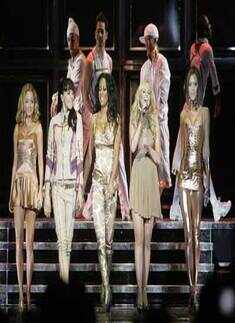 Spice Girls kick off their tour