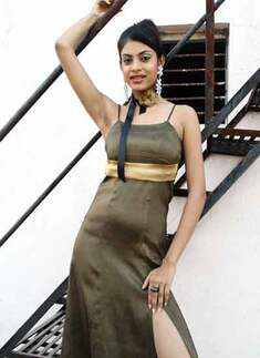 Ishita Sizzle in City