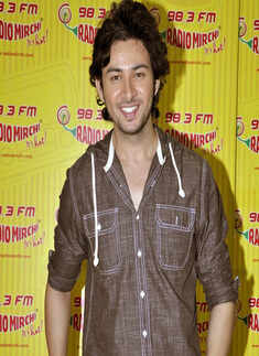 Yaariyan cast on radio