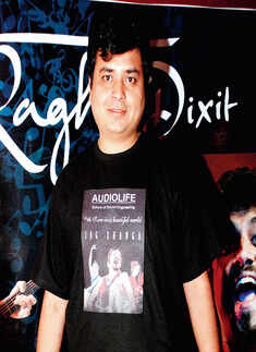 Raghu Dixit visits engineering college