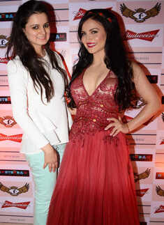Elli Avram walks the ramp