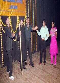 Play 'chor chor mahachor' 