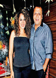 Mahesh Lunch Home's first anniv. party