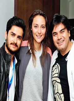 Blue Frog hosted house DJ