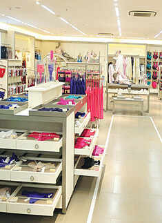 Neha Dhupia @ Store launch