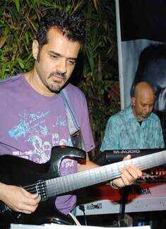 Performance at Shisha