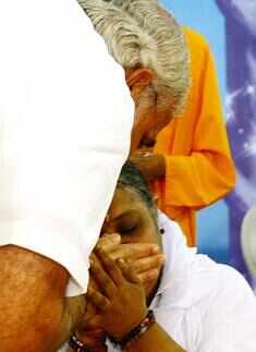 Amritanandamayi in city