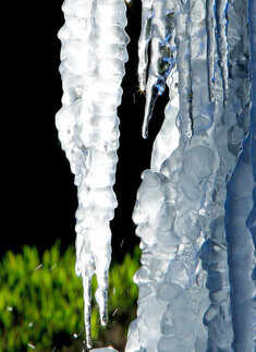 Polar freeze moves to US east, south; 21 dead