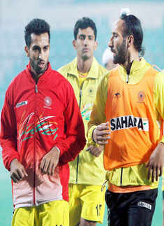 Inane India lose to efficient England in HWL opener