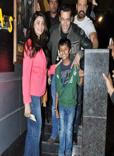 Salman watches Sholay 3D