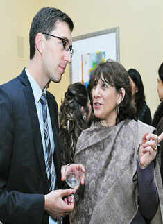 Kiran Ahluwalia performs in the city