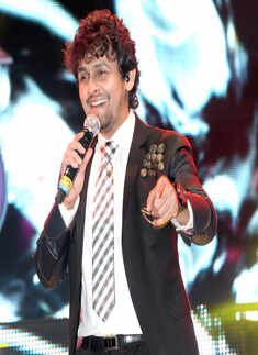 Sonu Nigam performs live at wedding