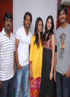 6-5=2 team celebrates in Bangalore