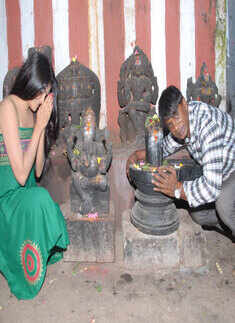 Duniya Vijay launches Jackson at a temple in Bangalore