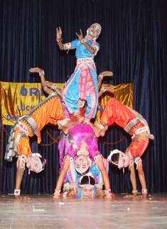 Performance by Oriyan dancers