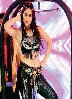 Aditya Dadhe and Sayli Deole's wedding party