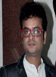 Premiere: Sare 74 Ghosh Para