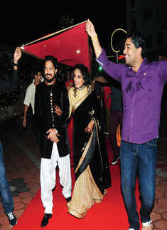 Ann Augustine and Jomon T John's wedding party