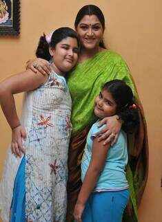 Khushboo with her kids