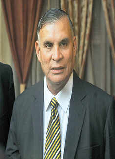 Alumni meet in the city