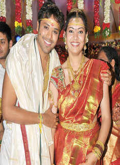 Geetha Madhuri weds Nandu 