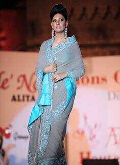 Amina Yasmeen's collection
