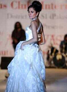 Amina Yasmeen's collection