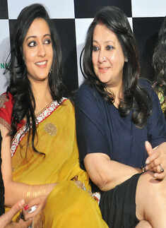 Celebs at a city nightclub