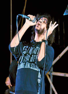 Folk beats in a musical event