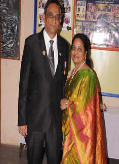 Lions club members enjoy Gujarati feast