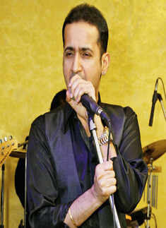 Meet Brothers perform at Zerzura