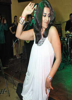 Meet Brothers perform at Zerzura