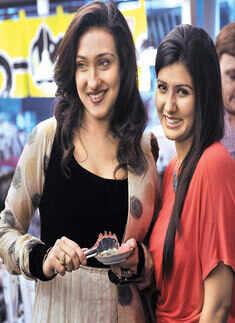 Celebs at Japanese restaurant launch