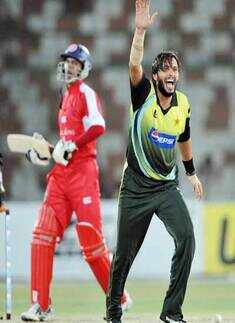 Pak beat Hong Kong