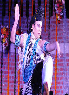 Holi celebrations at Dilli Haat