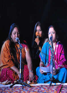 Holi celebration @ Dilli Haat