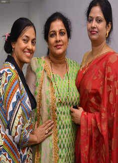 Hariprasad Chaurasiya performs