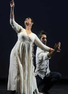 Ballet & belles woo the capital