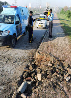 Musharraf survives assassination bomb attempt