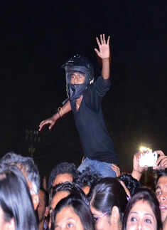 Mika performs in the city