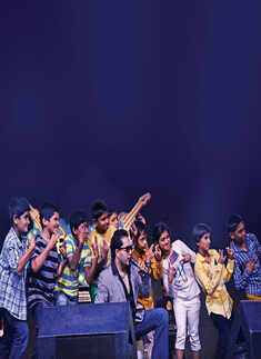 Mika performs in the city