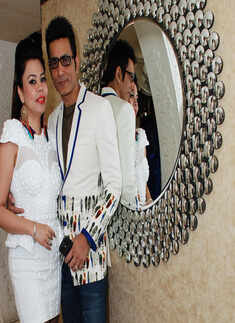 Varun, Illeana at a fashion store