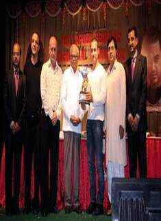 Aamir at award ceremony