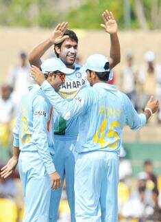SL outshine India by 8 wkts