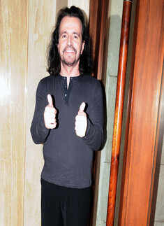 Celebs at a dinner party