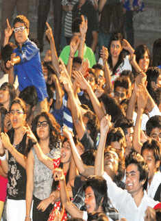 Rock and pledge to vote