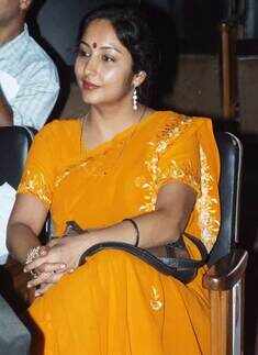 Mohiniyattam performance