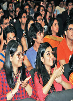 DU's theatrical outing